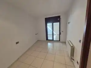 Dormitori de Pis en venda en Manlleu amb Calefacció, Parquet i Terrassa
