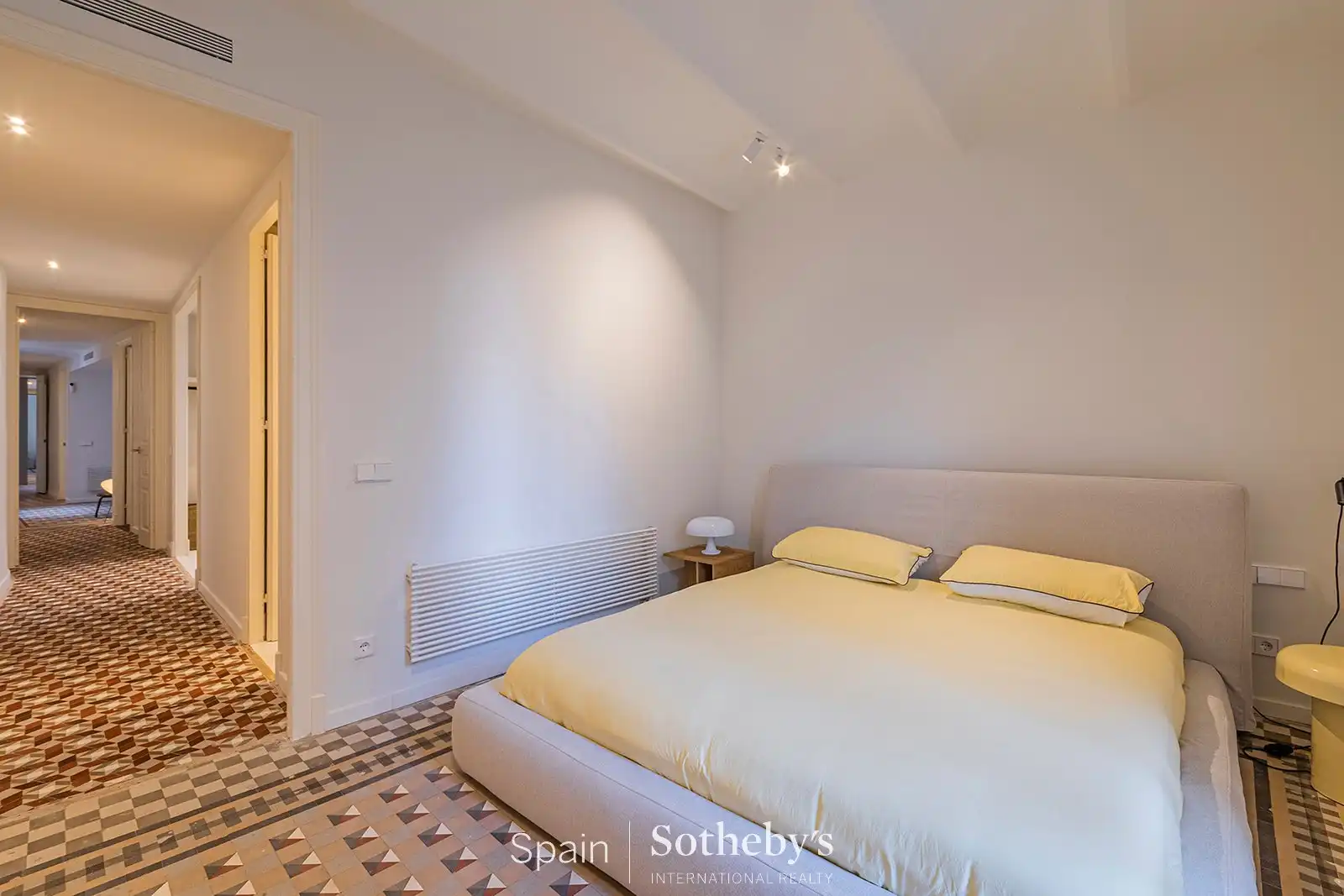 Bedroom of Apartments for sale in Barcelona  with Air Conditioner and Heating