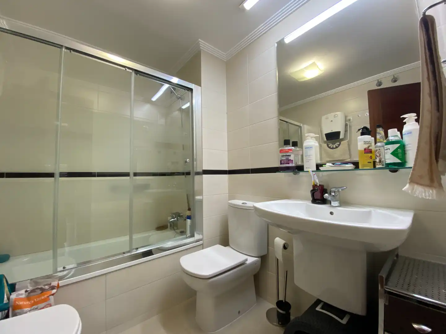 Baño de Piso de alquiler en Outes con Calefacción, Terraza y Amueblado