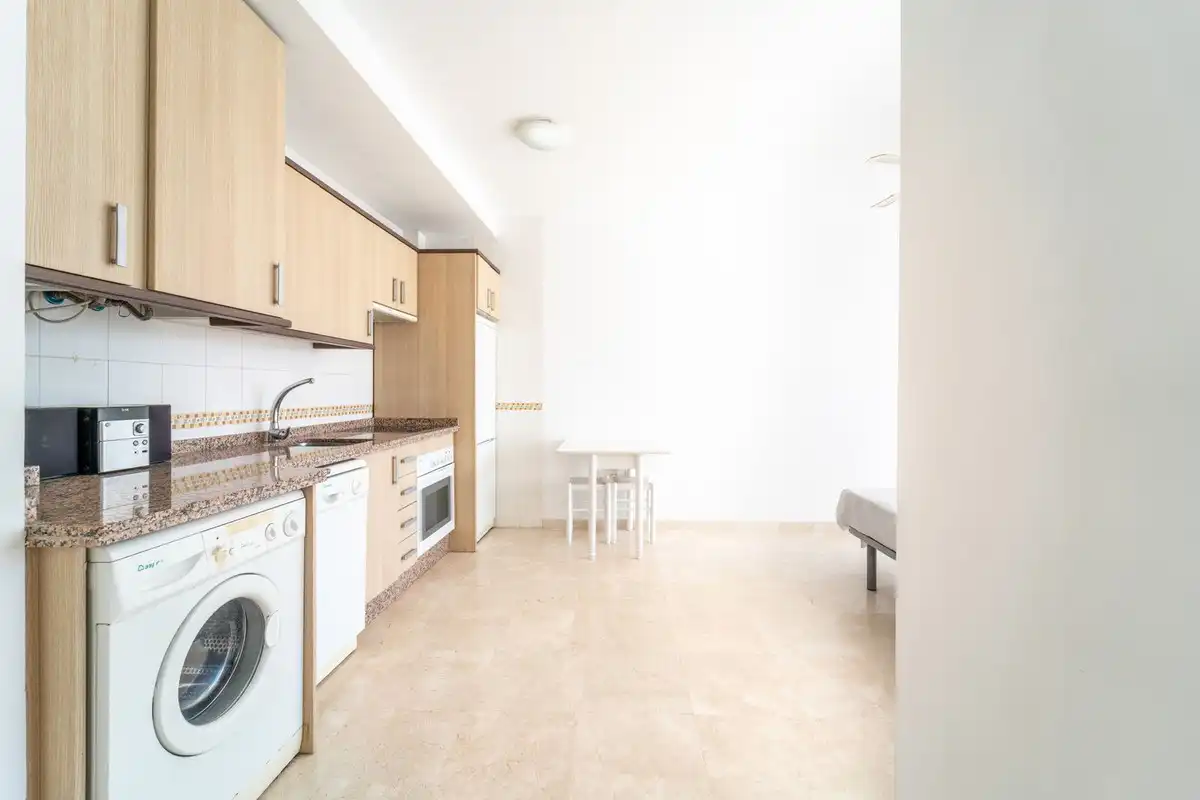 Küche von Wohnung zum Verkauf in Benalmádena mit Klimaanlage und Gemeinschaftspool