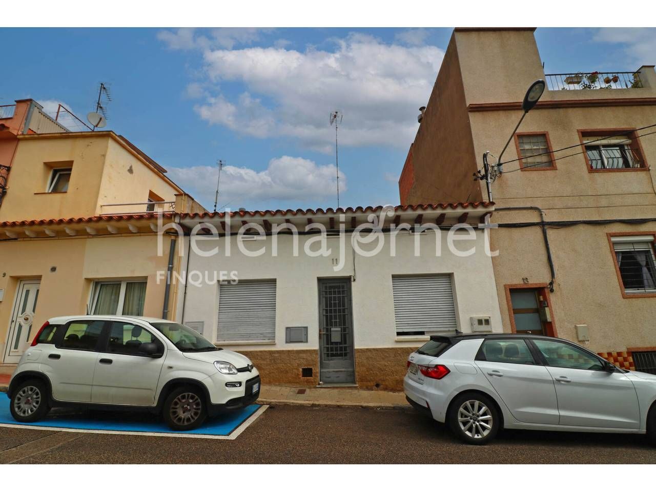 Vista exterior de Casa adosada en venda en Sant Feliu de Guíxols amb Calefacció, Terrassa i Alarma