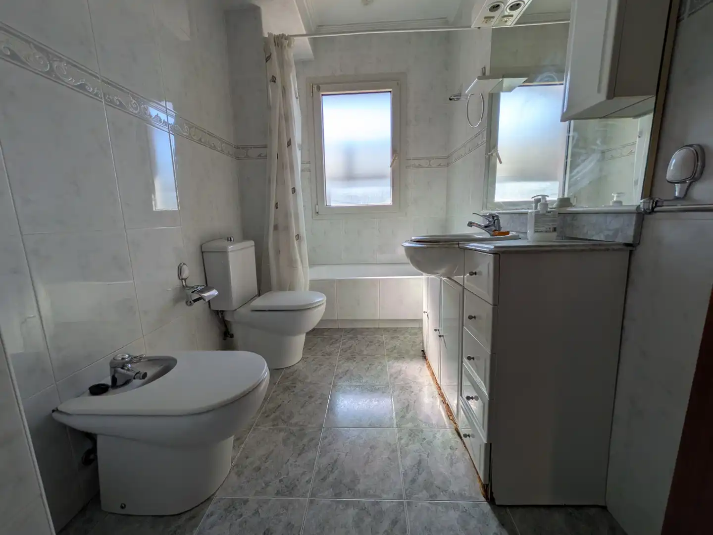 Baño de Piso en venta en Errenteria con Calefacción, Amueblado y Horno