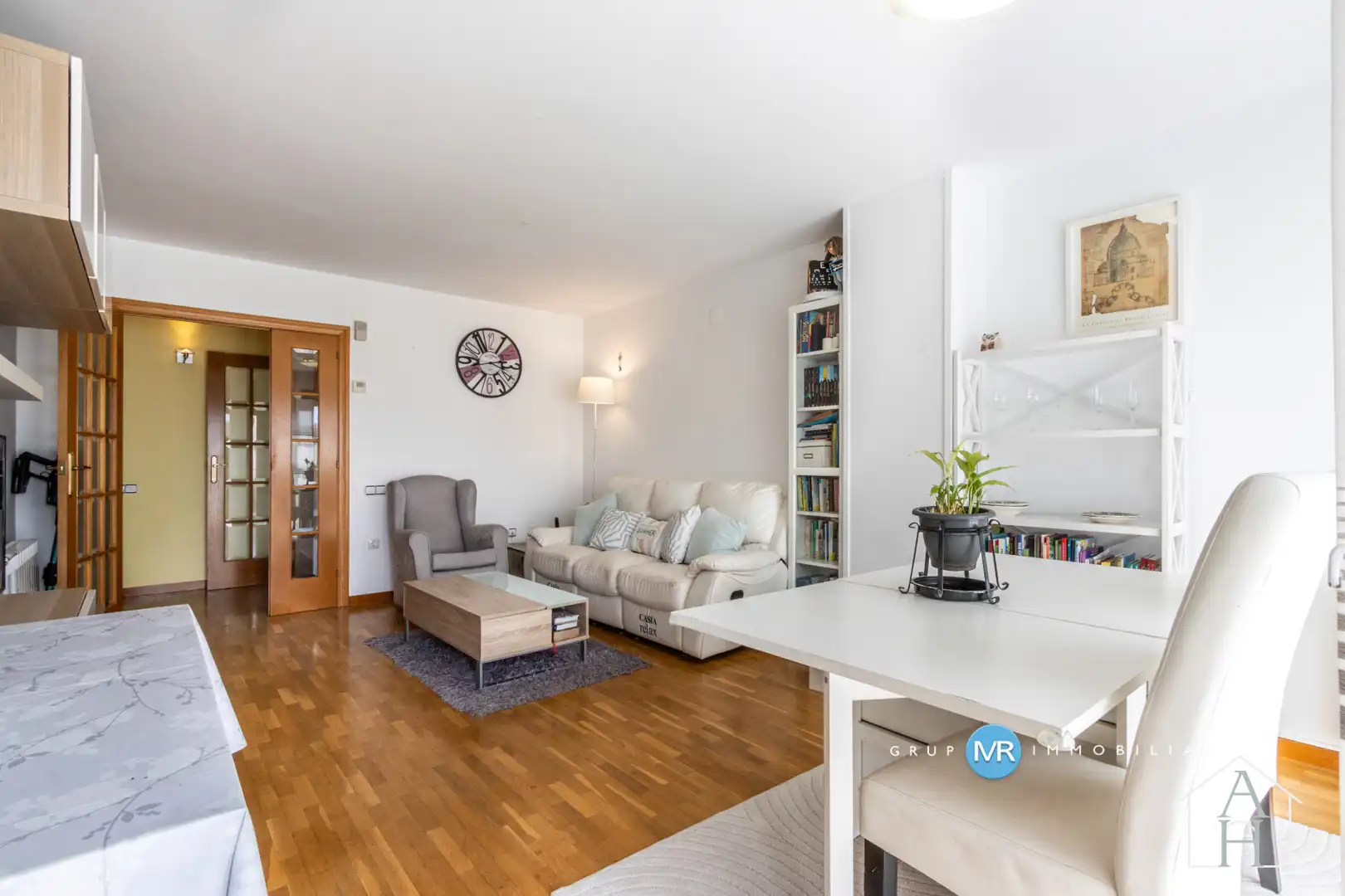 Living room of Flat for sale in Terrassa  with Air Conditioner, Heating and Parquet flooring