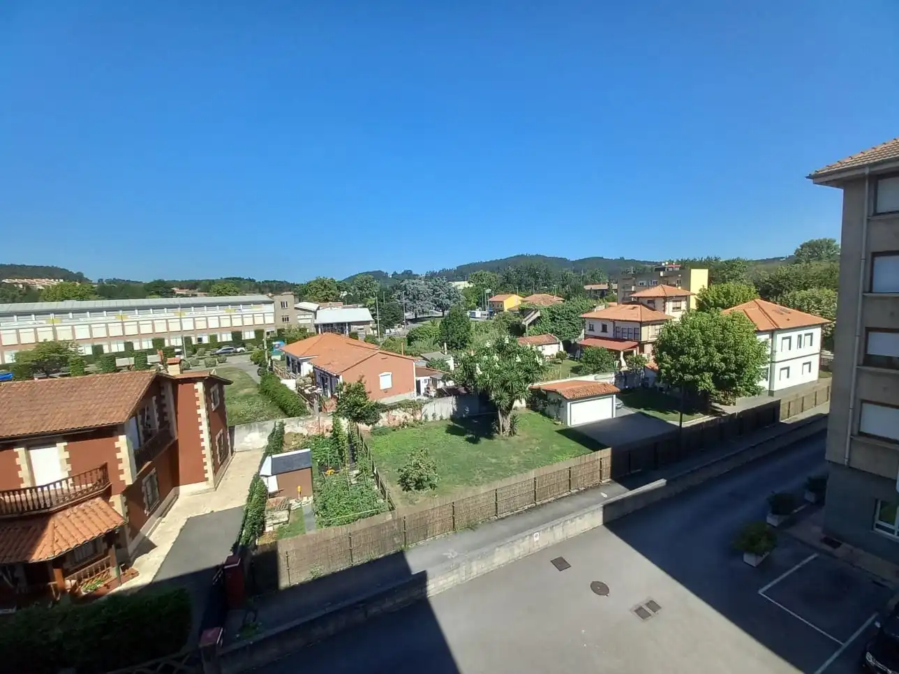 Vista exterior de Piso en venta en Torrelavega  con Calefacción, Jardín privado y Trastero
