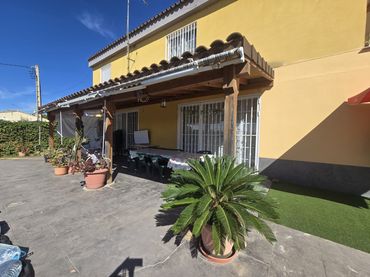 Detached house with balcony for sale in Camí de l'Obra 50