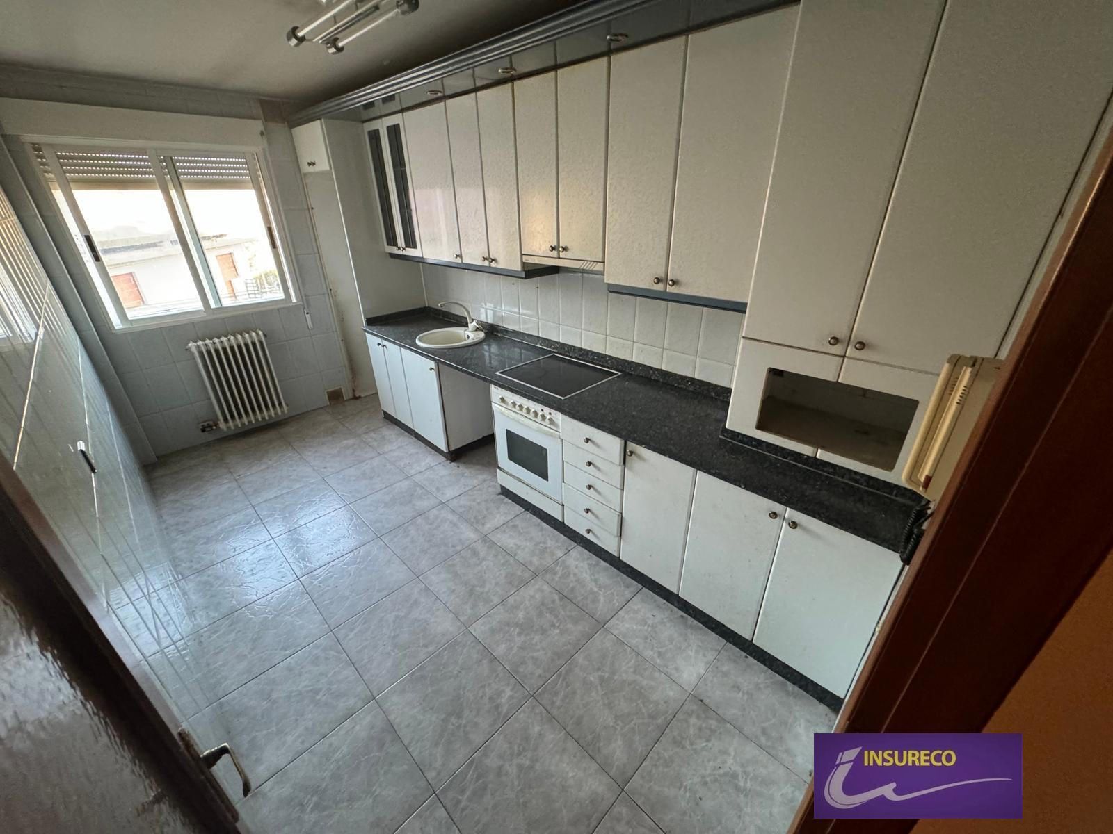 Kitchen of Flat for sale in San Andrés del Rabanedo  with Heating and Terrace