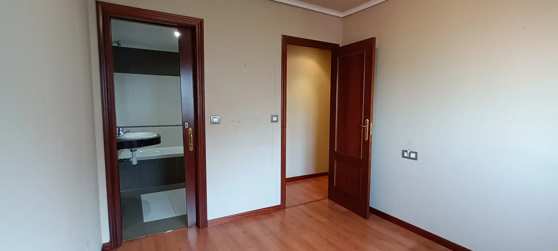 Bedroom of Flat for sale in Vigo   with Storage room and Balcony