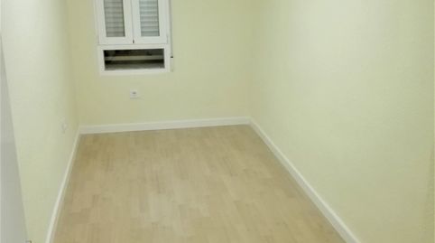 Foto 2 de Piso en venta en Amposta, Madrid Capital
