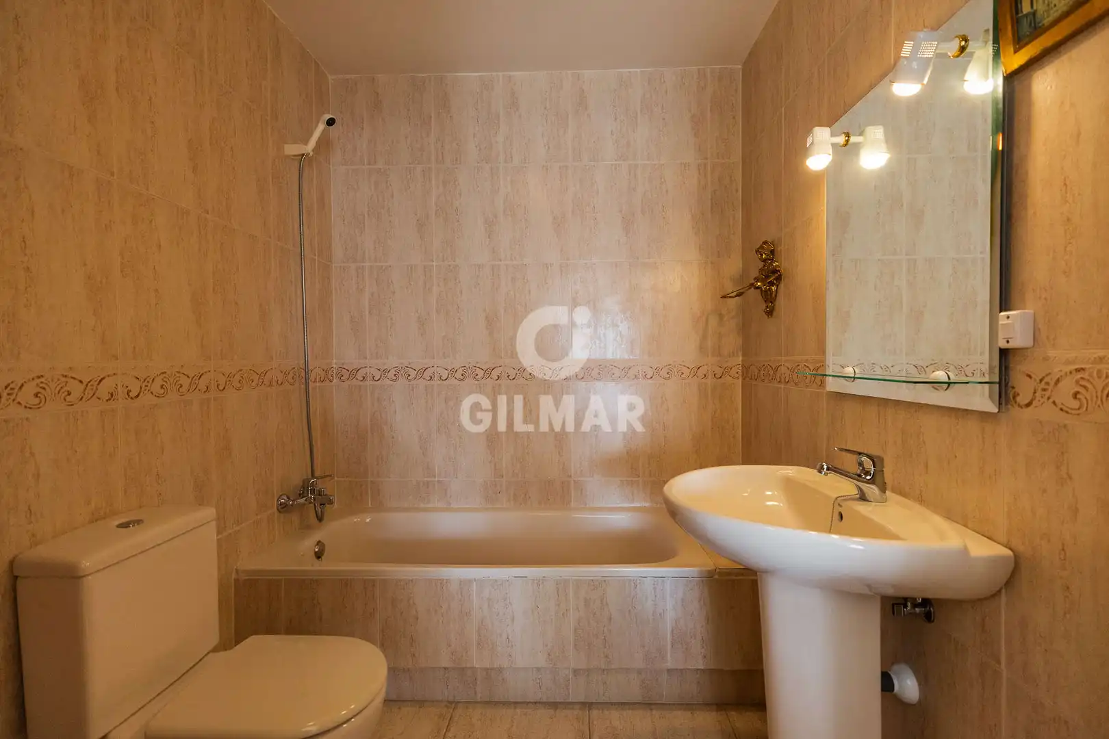 Baño de Casa adosada en venta en Cercedilla con Calefacción, Jardín privado y Piscina