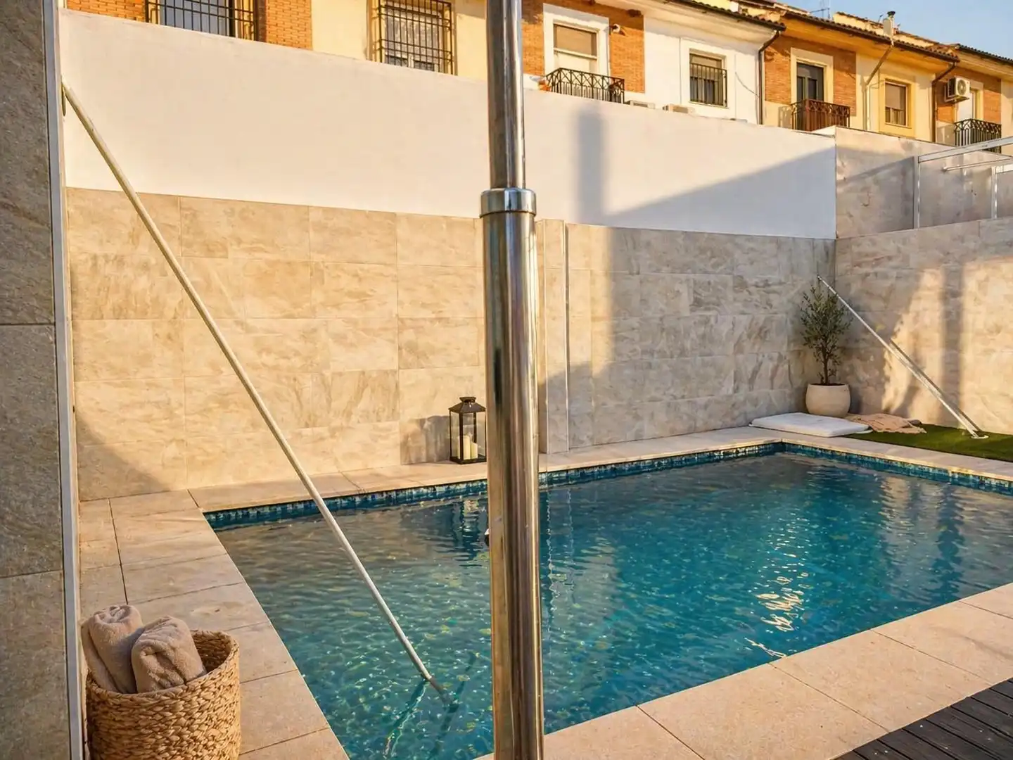 Piscina de Casa adosada en venda en Córdoba amb Aire condicionat, Calefacció i Piscina