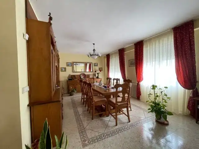 Menjador de Casa o xalet en venda en Valdemorillo amb Calefacció, Jardí privat i Terrassa