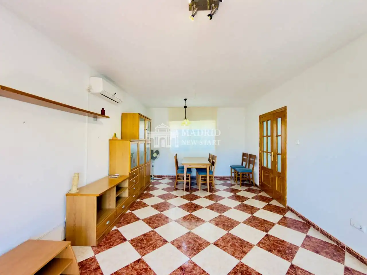 Vista exterior de Casa o chalet en venta en Villa del Prado con Aire acondicionado, Calefacción y Jardín privado