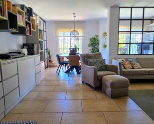 Sala d'estar de Apartament en venda en Estepona amb Aire condicionat, Calefacció i Jardí privat