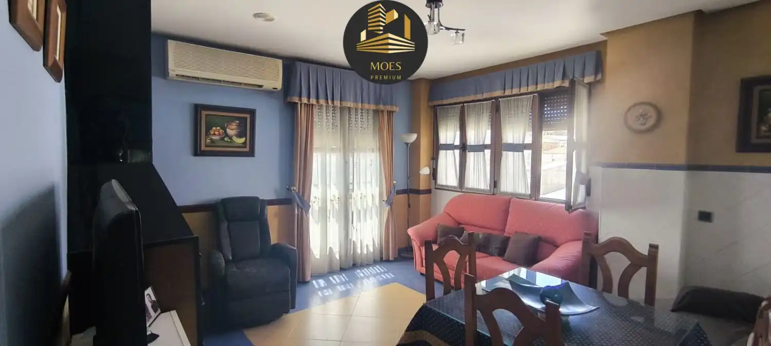 Wohnzimmer von Haus oder Chalet zum Verkauf in Úbeda mit Klimaanlage, Heizung und Terrasse