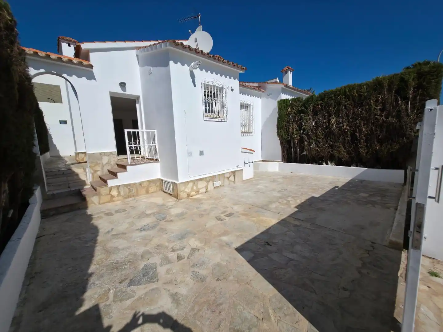 Casa aparellada amb jardí en venda a Las Marinas / Les Marines, imagen 12