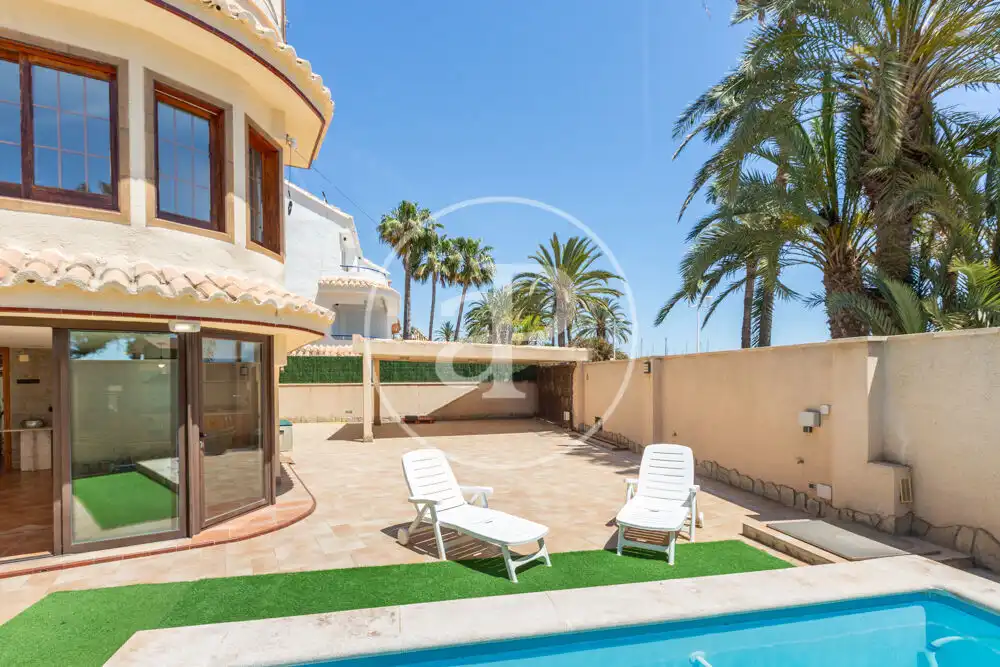 Vista exterior de Casa o chalet de alquiler en La Pobla de Farnals con Aire acondicionado, Calefacción y Jardín privado