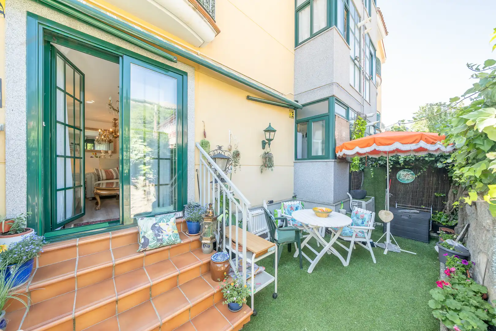 Terraza de Piso en venta en San Lorenzo de El Escorial con Aire acondicionado, Jardín privado y Amueblado