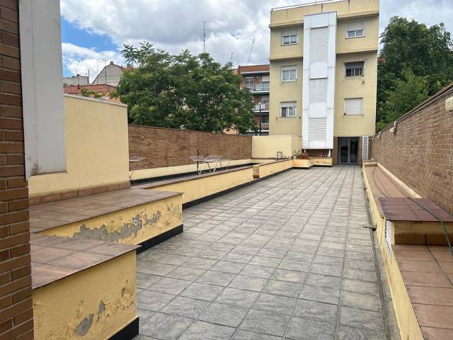 Garaje en Venta en Opañel