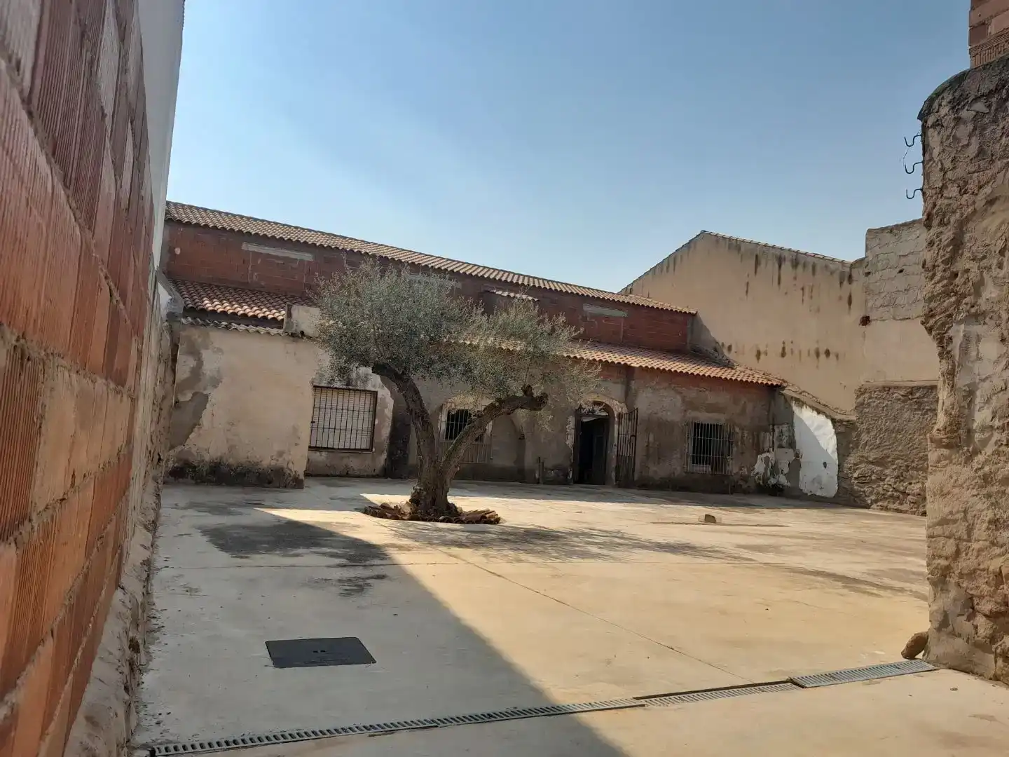 Vista exterior de Casa adosada en venda en Villalba de los Barros, Badajoz