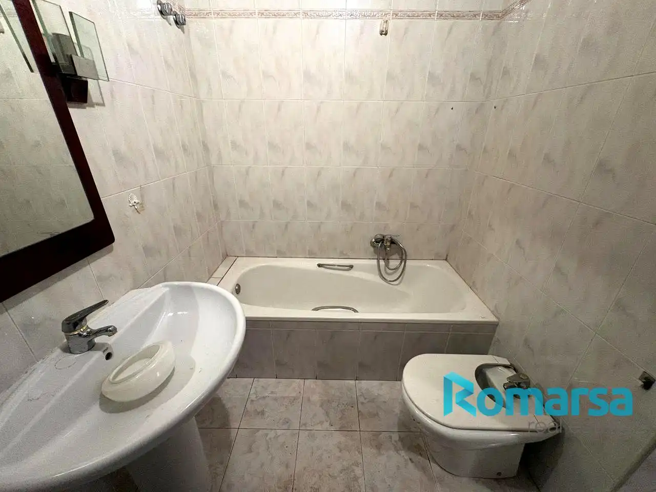 Bathroom of Detached homes for sale in Ávila  with Heating, Private garden and Parquet flooring