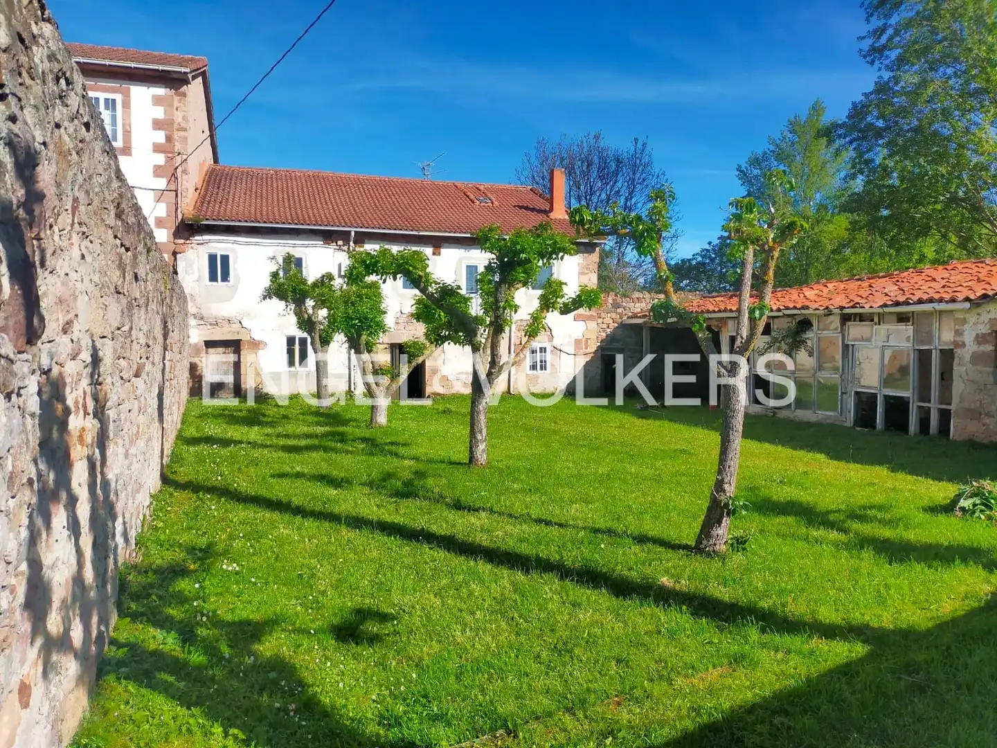 Exterior view of Houses for sale in Hermandad de Campoo de Suso  with Heating and Private garden