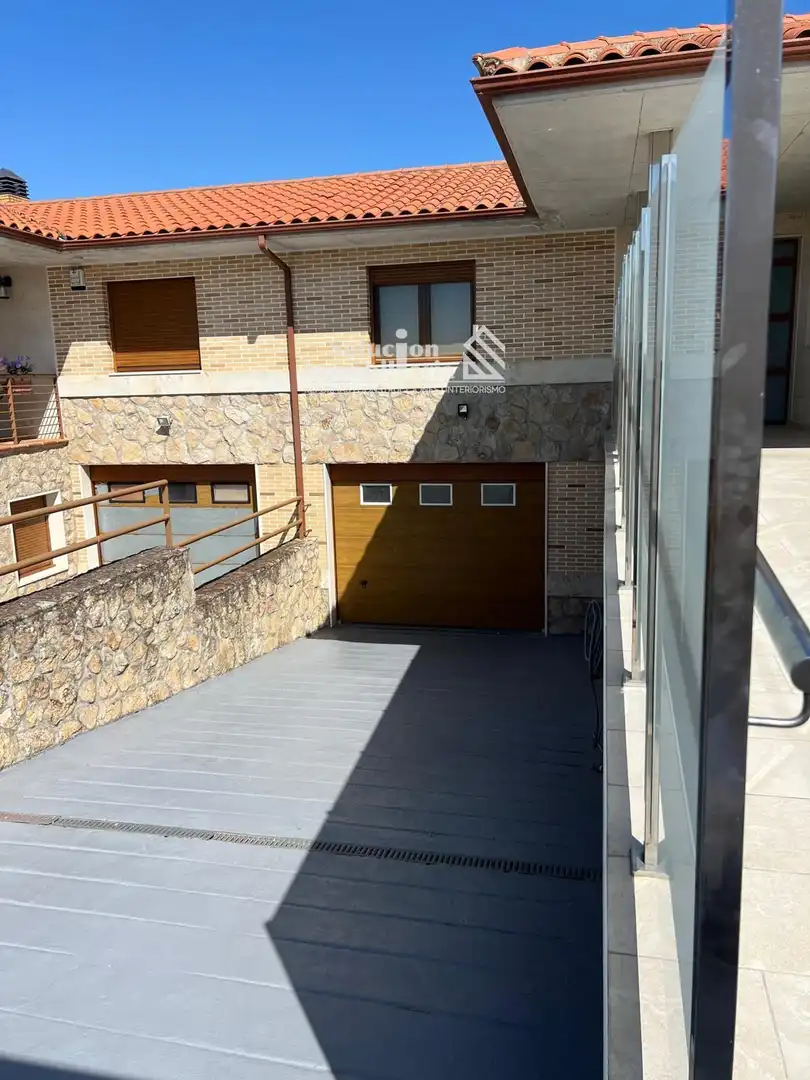 Chalet con piscina en venta en Martín Gaite, imagen 4