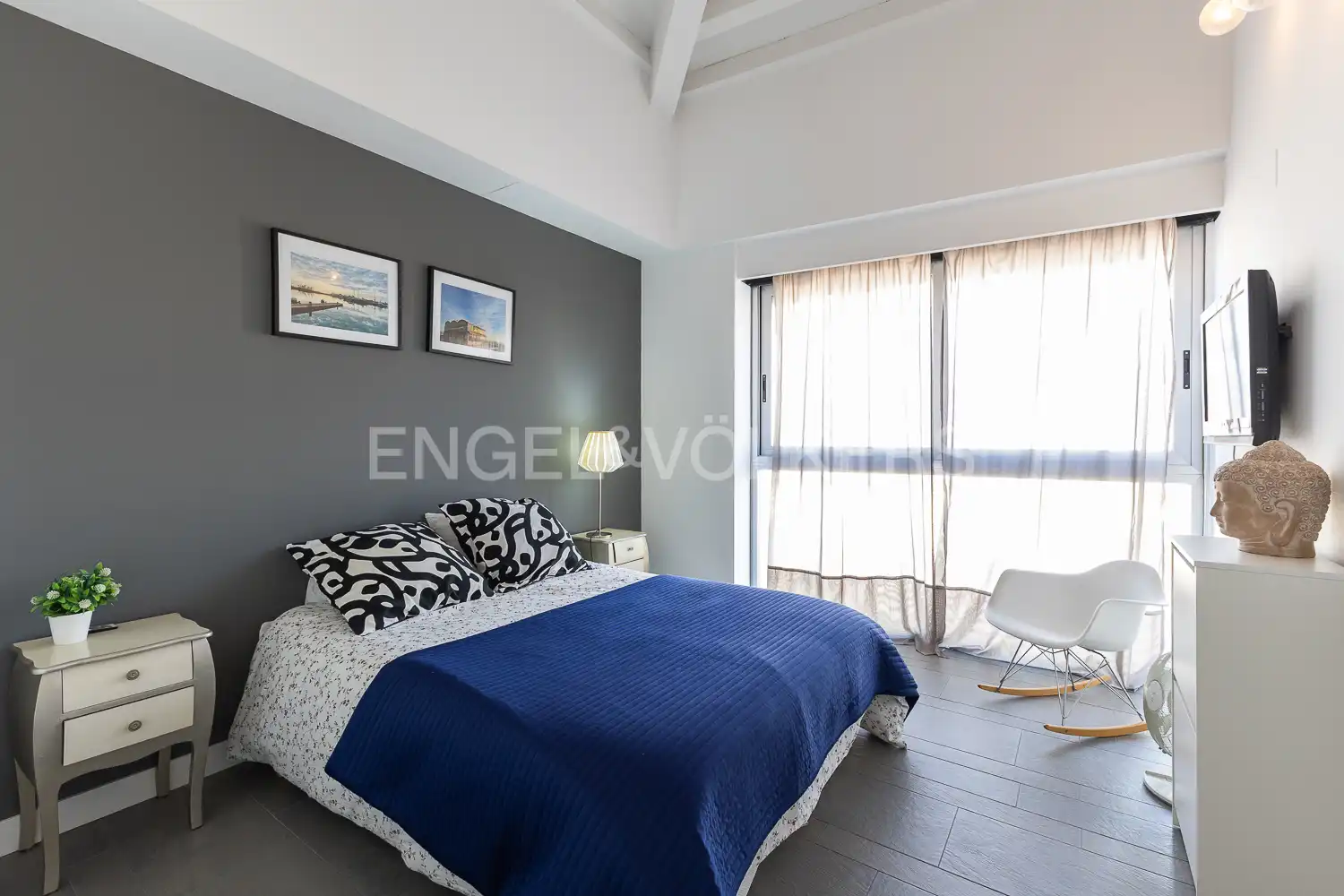 Wohnung zur Miete in Calle Isabel de Villena, La Malva-rosa
