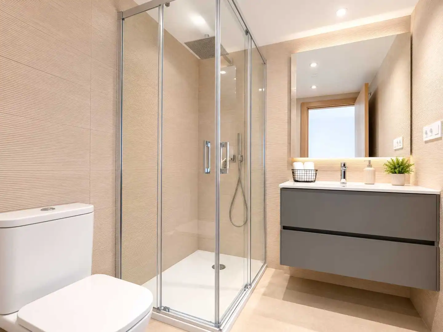 Baño de Apartamento en venta en Estepona con Aire acondicionado, Calefacción y Terraza