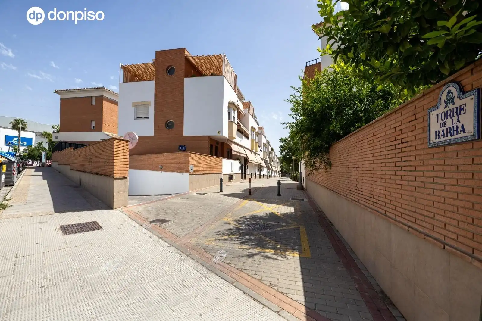 Exterior view of Houses for sale in Granada  with Air Conditioner, Heating and Terrace