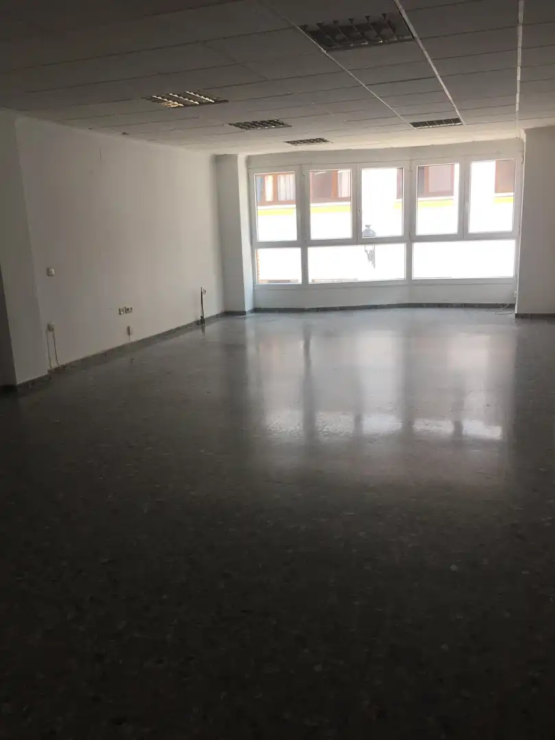 Oficina de alquiler en La Línea de la Concepción
