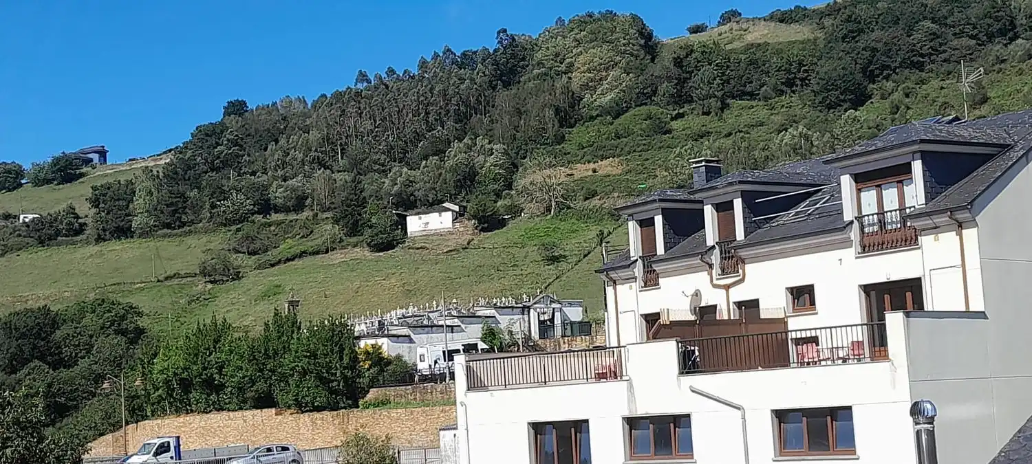 Pis en venda a Taramundi