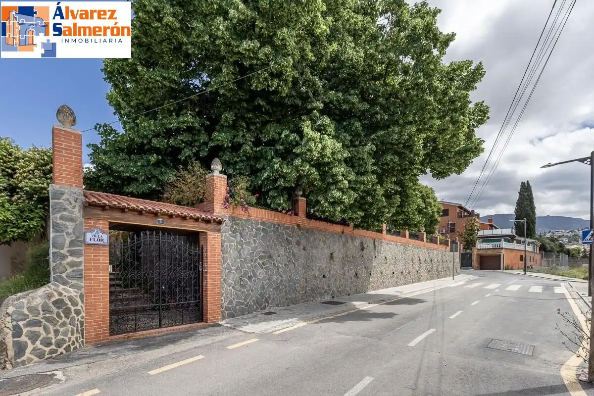 Vista exterior de Casa o chalet en venta en Huétor Vega con Aire acondicionado, Calefacción y Jardín privado