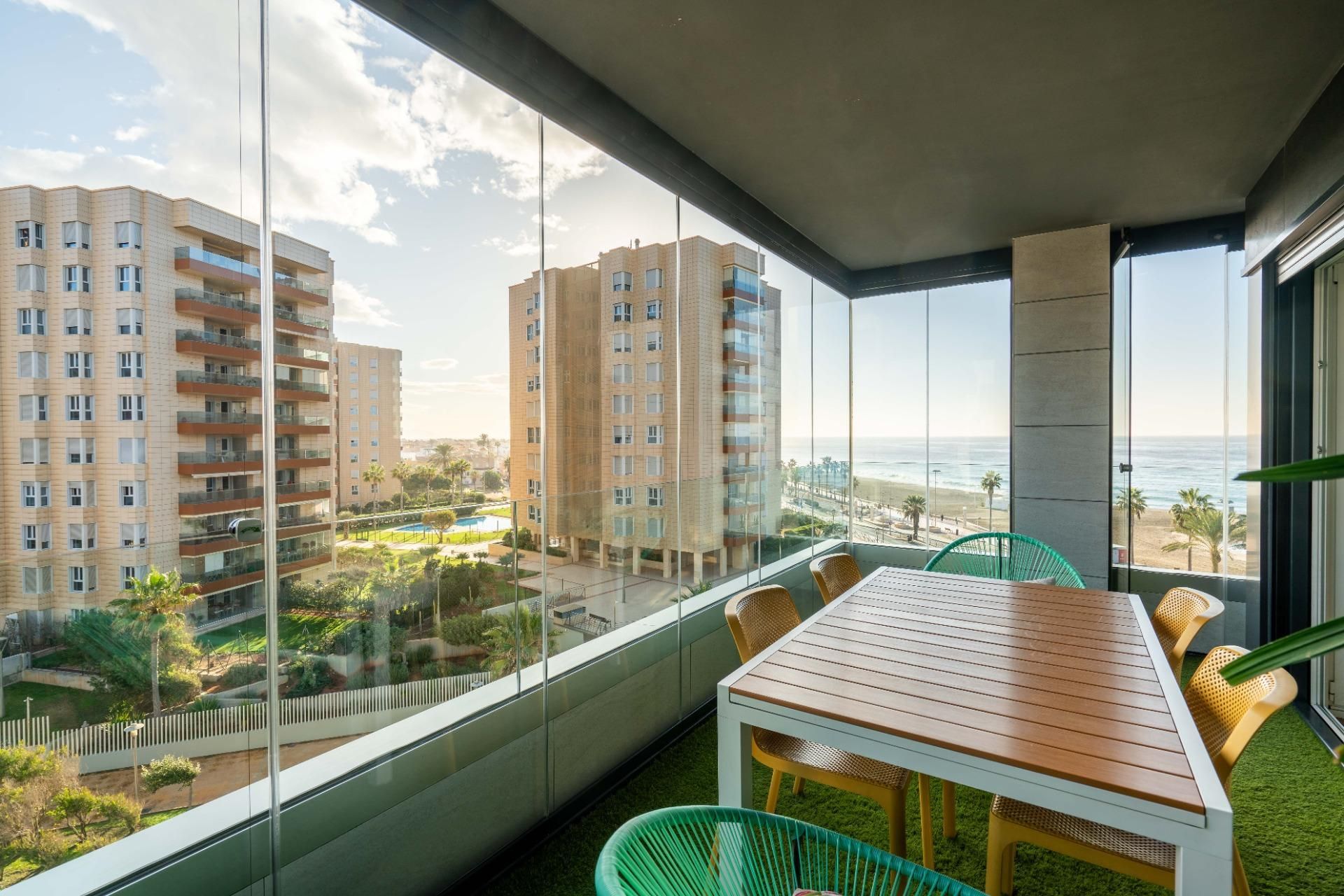 Terrassa de Pis en venda en  Almería Capital amb Aire condicionat, Jardí privat i Terrassa