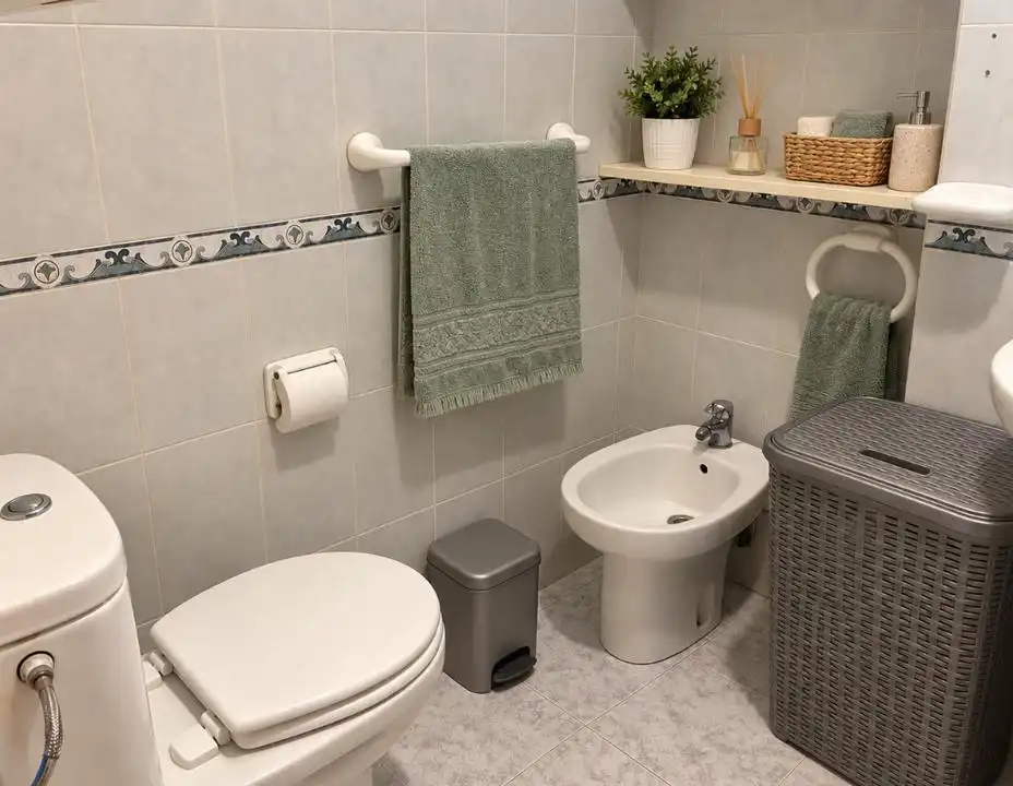 Baño de Piso en venta en Cártama con Aire acondicionado, Amueblado y Balcón