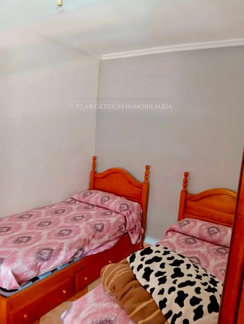 Bedroom of Flat for sale in Salamanca  with Heating, Parquet flooring and Washing machine