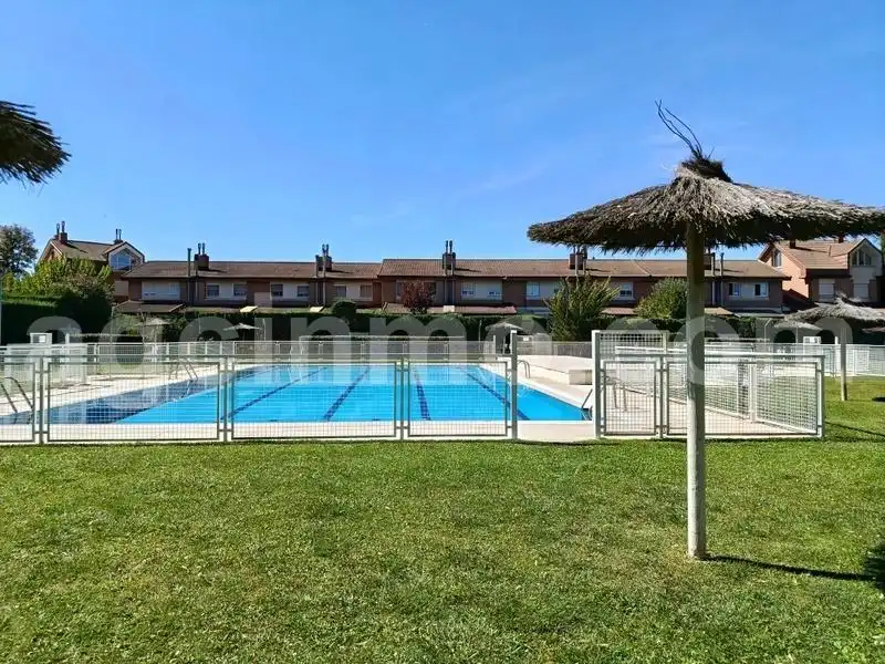 Piscina de Casa o chalet en venta en Simancas, Valladolid