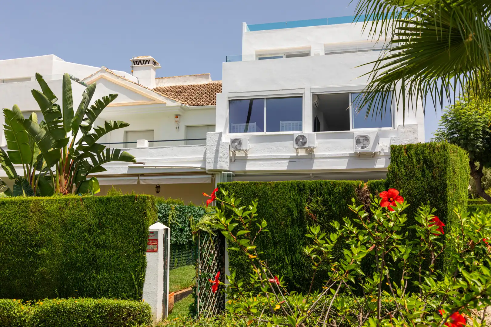 Exterior view of Detached homes for rent in Estepona  with Air Conditioner, Private garden and Terrace