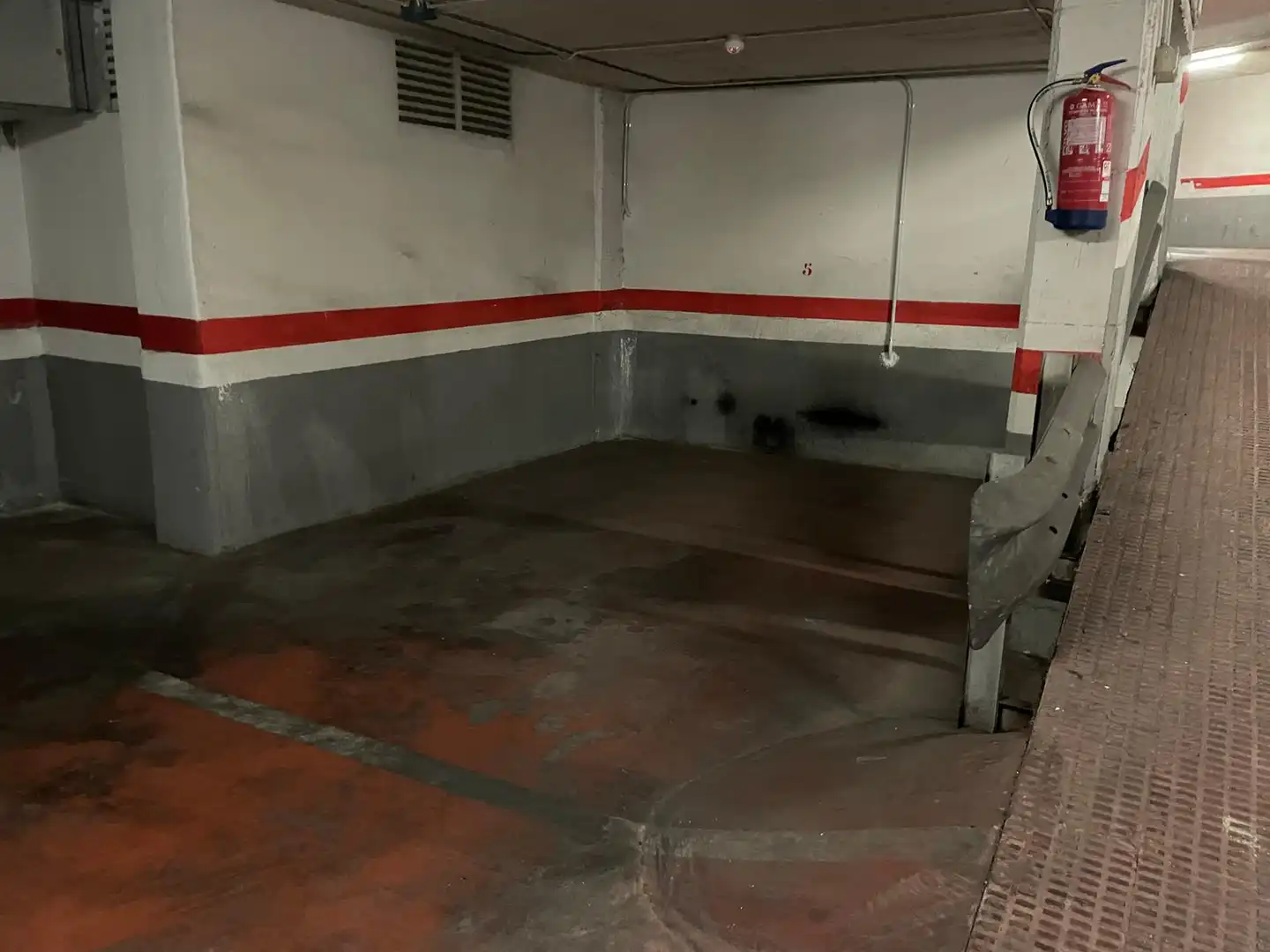 Einzelparkplatz zum Verkauf in Carrer de l'Escultor Llimona 4, imagen 2
