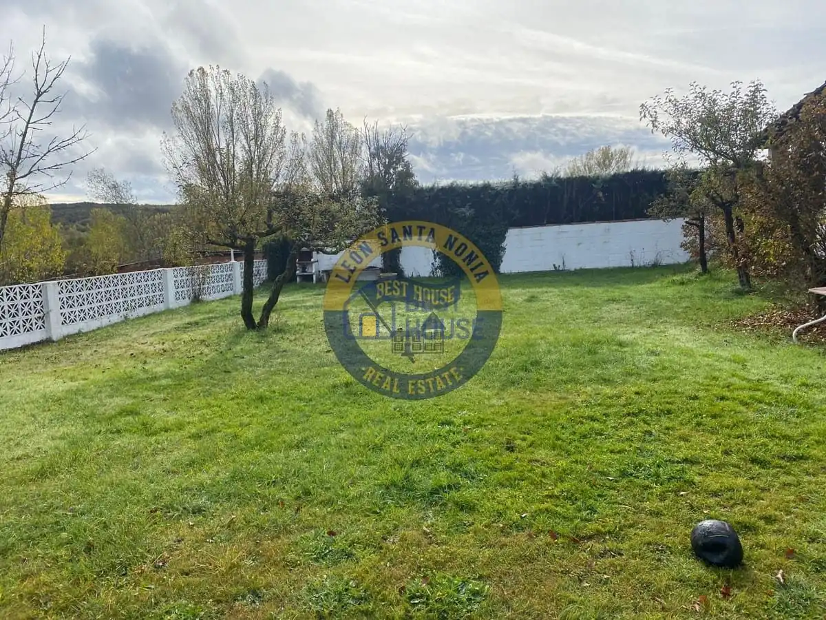 Casa o chalet en venta en Garrafe de Torío con Calefacción, Jardín privado y Parquet