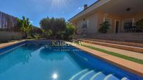 Vista exterior de Casa o xalet en venda en Elche / Elx amb Aire condicionat, Terrassa i Piscina