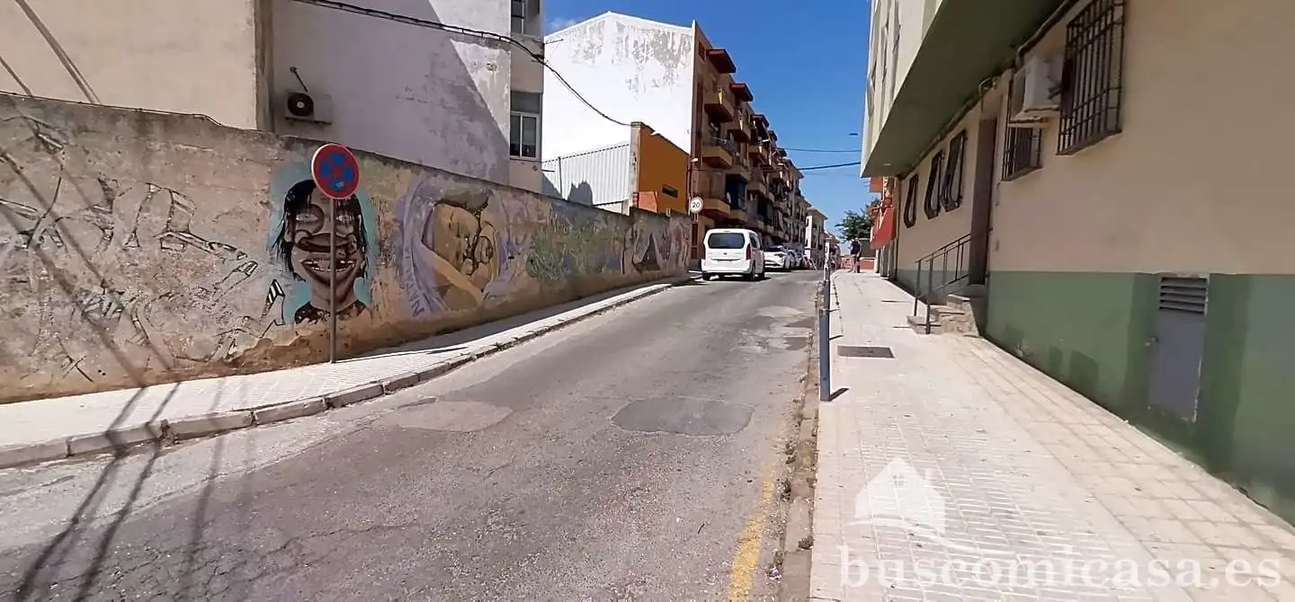 Außenansicht von Garage zur Miete in Linares
