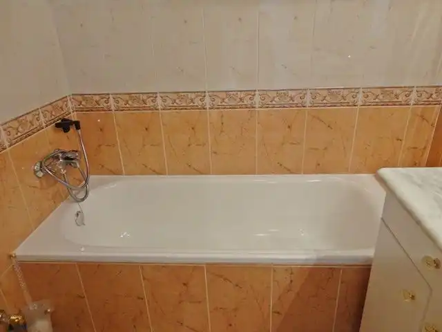 Baño de Casa adosada en venta en Hontoria del Pinar con Calefacción, Terraza y Trastero