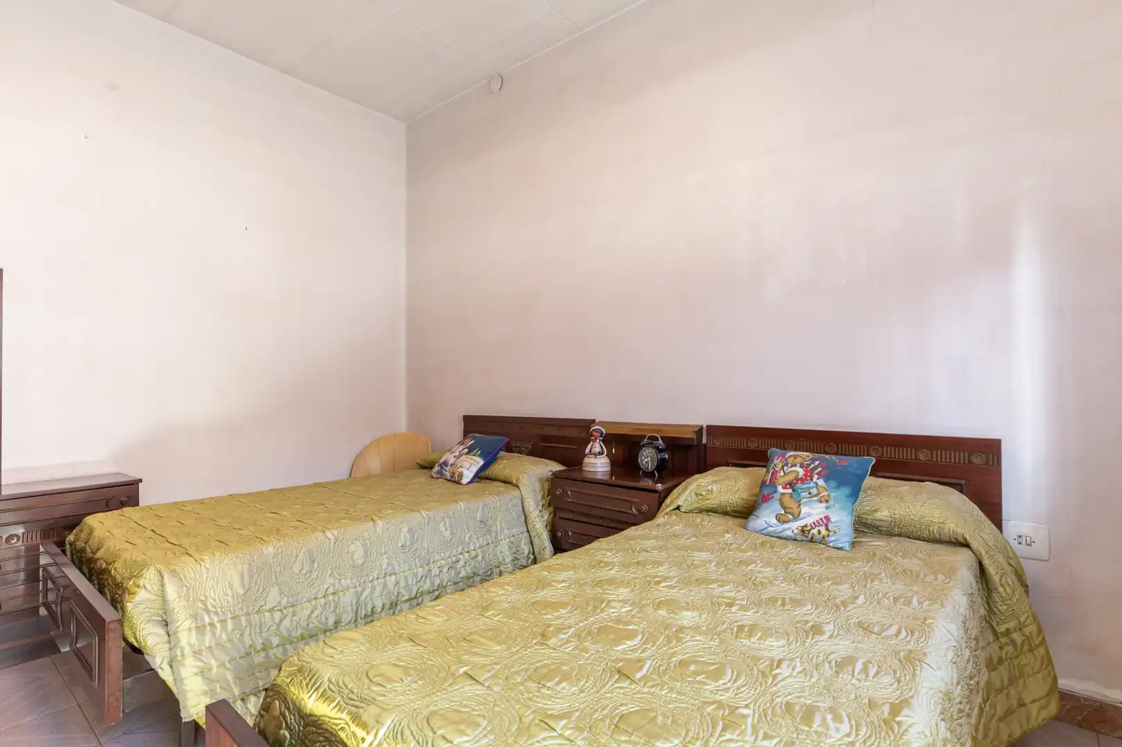 Dormitori de Casa o xalet en venda en Rubí amb Terrassa i Traster