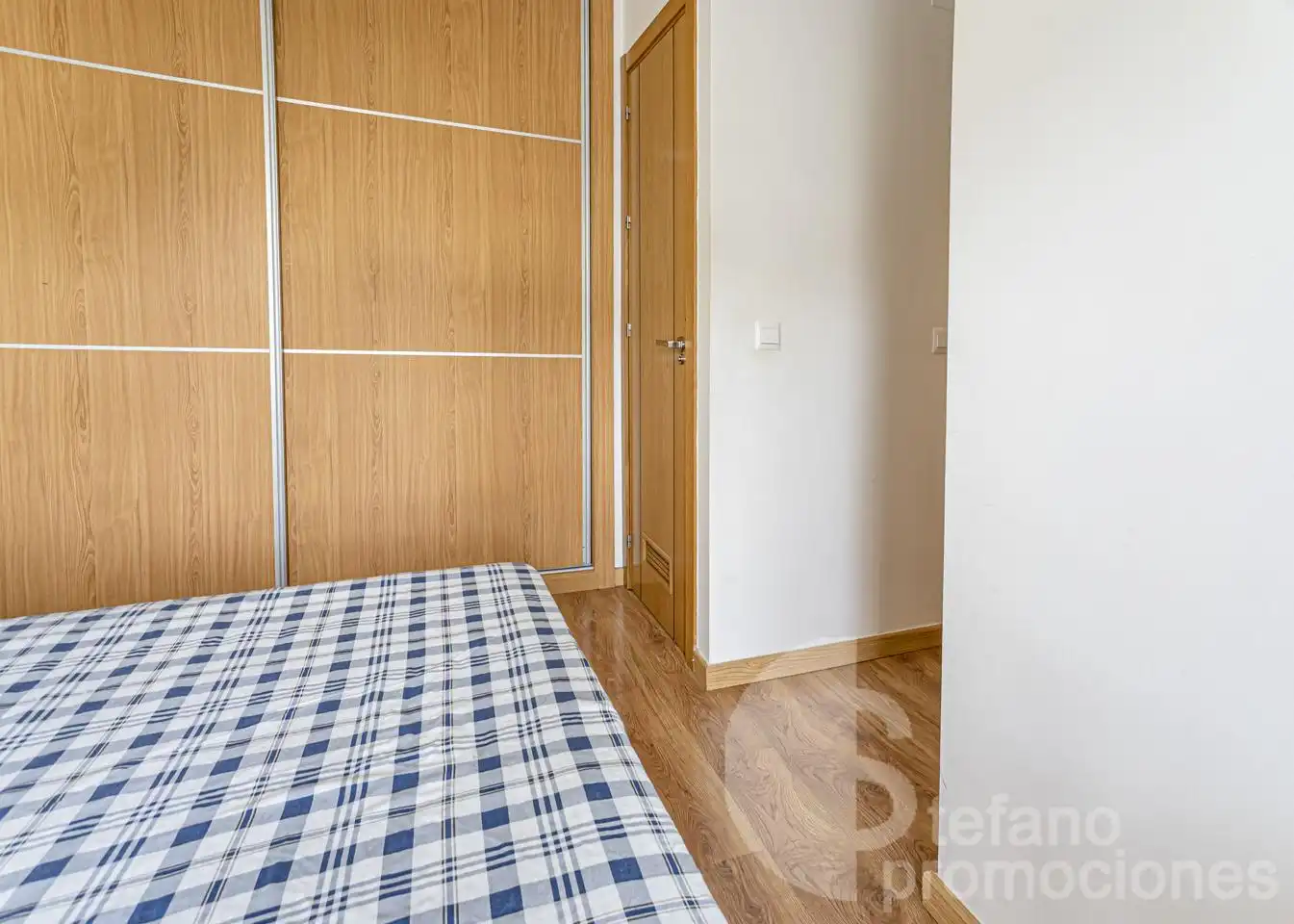 Bedroom of Ground floor for sale in Málaga  with Air Conditioner, Private garden and Parquet flooring