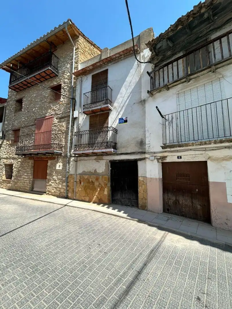 Vista exterior de Casa o xalet en venda en Cinctorres amb Terrassa i Traster
