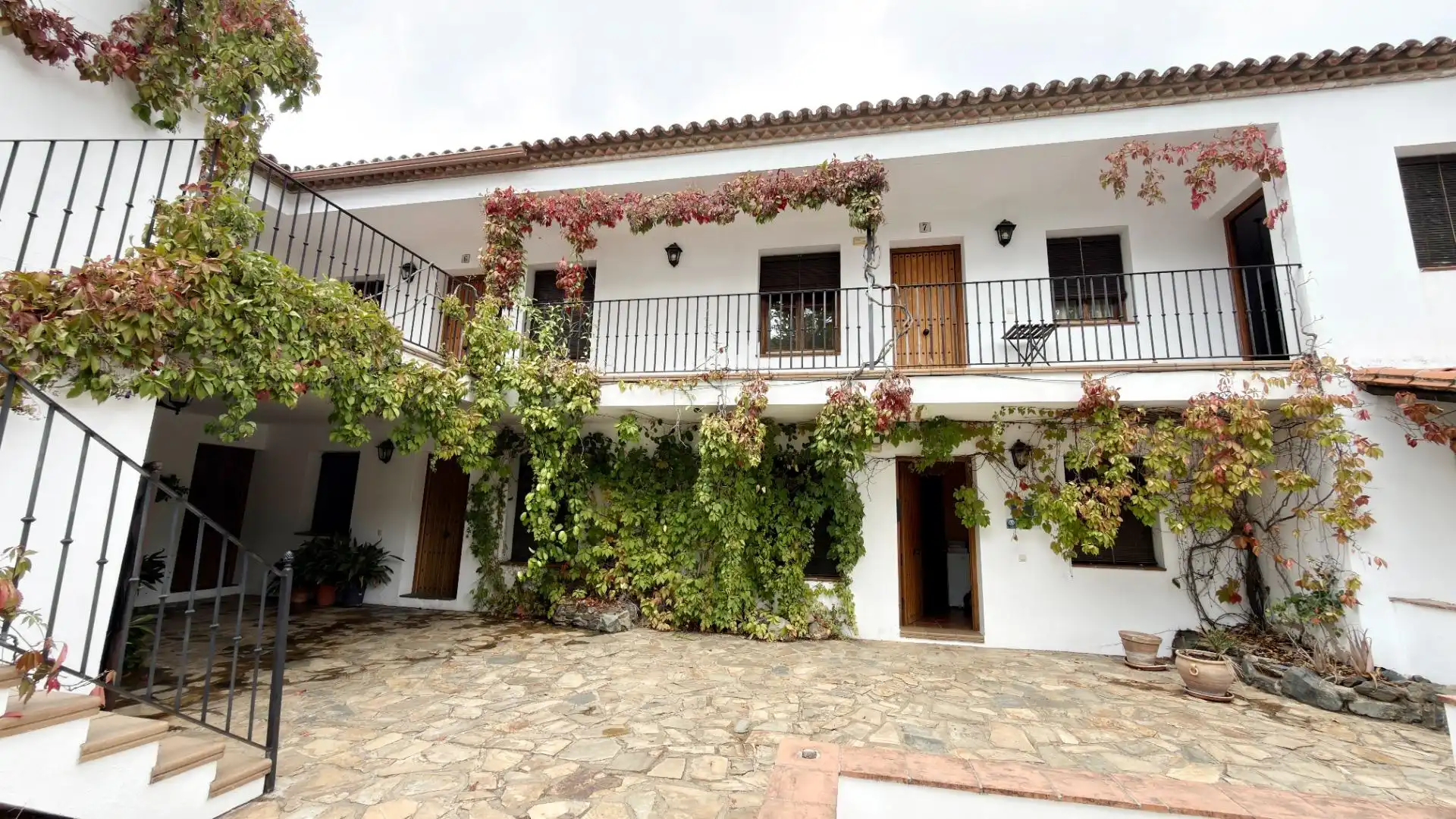 Außenansicht von Gebäude zum Verkauf in Almonaster la Real, Huelva