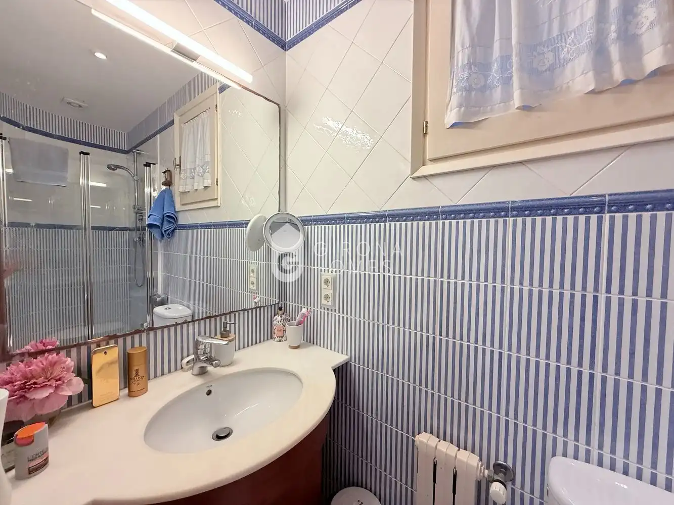 Baño de Piso en venta en Girona con Terraza y Trastero