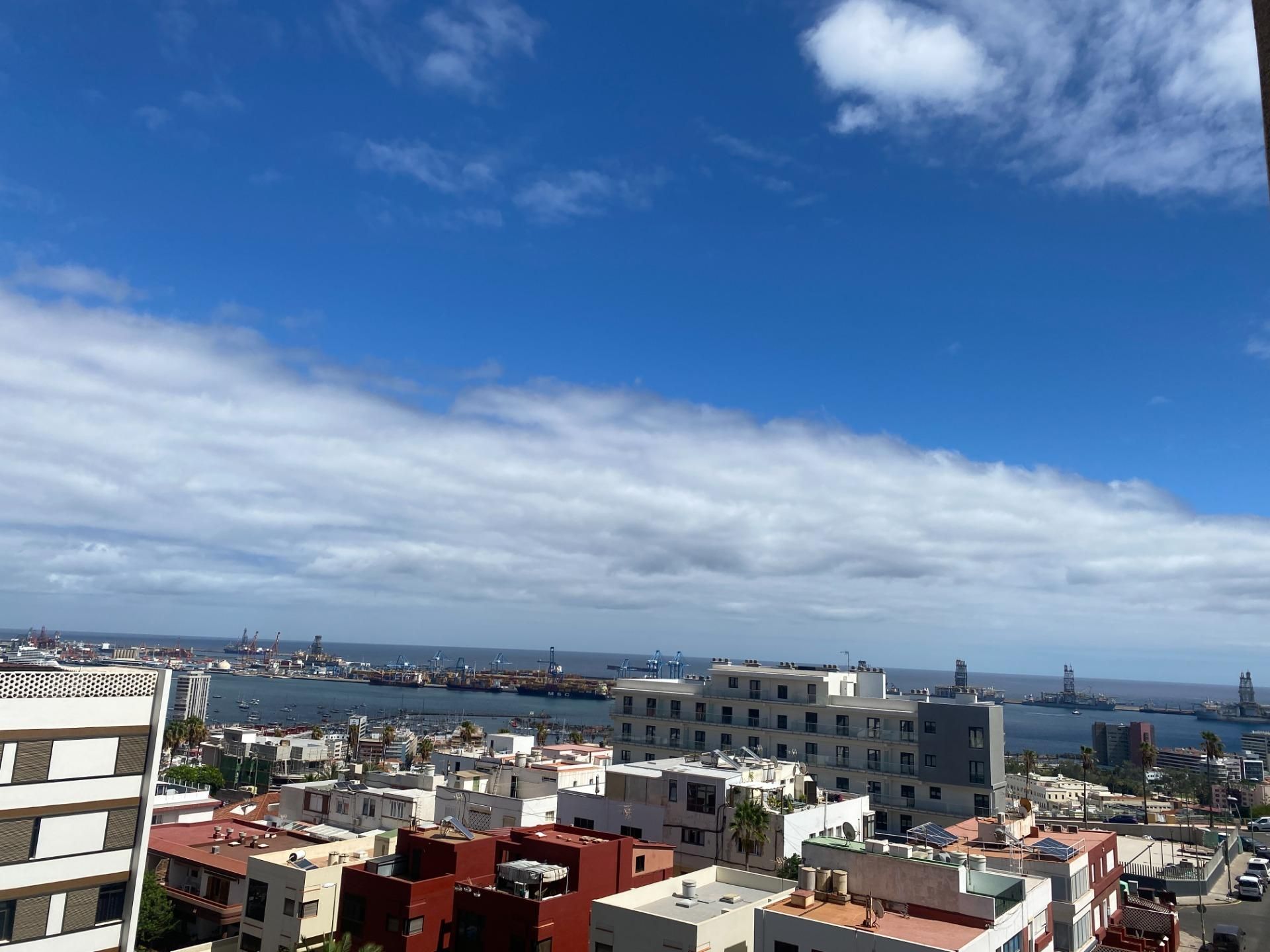 Vista exterior de Piso en venta en Las Palmas de Gran Canaria con Balcón