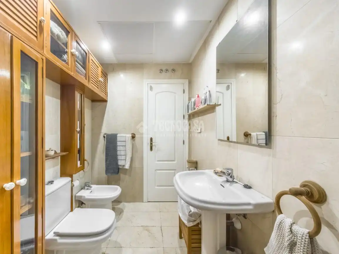 Baño de Piso en venta en Madrid con Aire acondicionado, Calefacción y Parquet