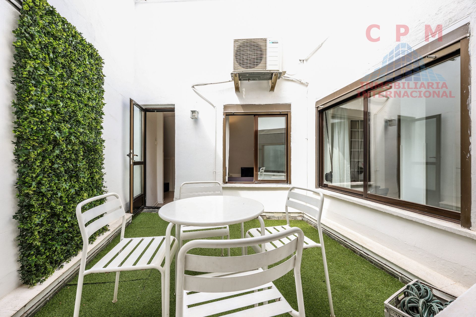 Terraza de Ático de alquiler en  Madrid Capital con Aire acondicionado, Calefacción y Parquet